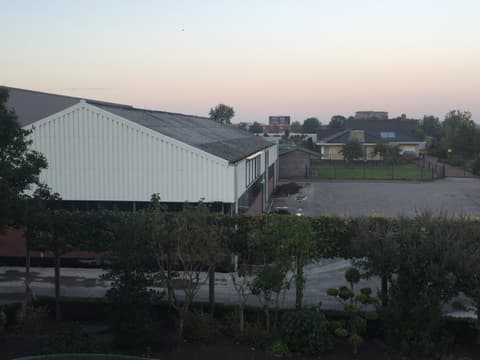Fase 1 van de renovatie van Van Vliet Caravans in Wateringen
