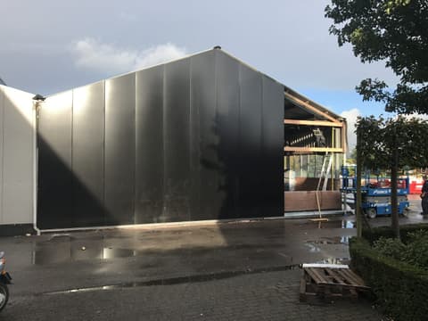 Fase 12 van de renovatie van Van Vliet Caravans in Wateringen