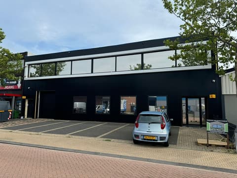 Na de renovatie: bedrijfspand AJ Tec in Berkel en Rodenrijs