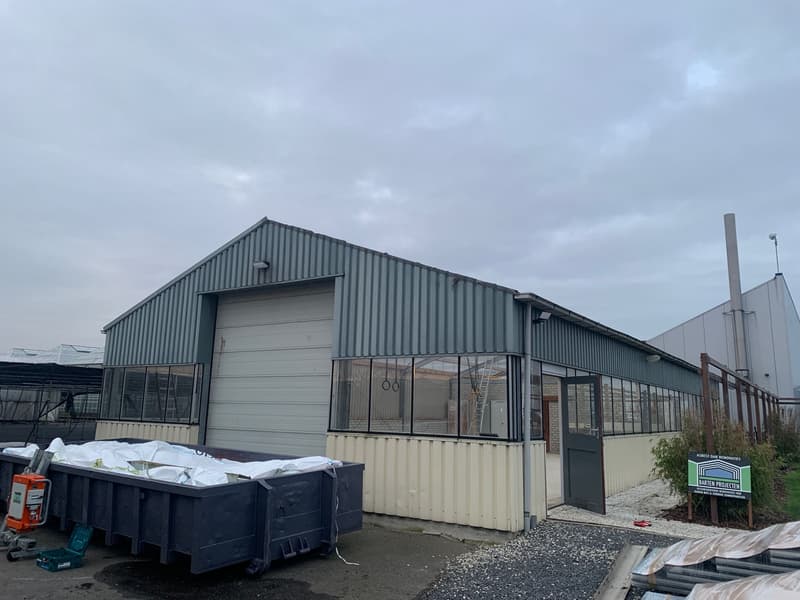 Voor de renovatie: het bedrijfspand in Boskoop