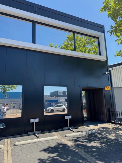 Fase 29 van de renovatie van bedrijfspand AJ Tec in Berkel en Rodenrijs