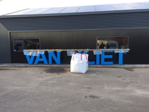 Fase 31 van de renovatie van Van Vliet Caravans in Wateringen