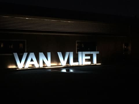 Fase 34 van de renovatie van Van Vliet Caravans in Wateringen