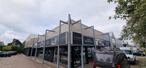 Fase 23 van de renovatie van bedrijfspand van der Linde Interieur in Bleiswijk