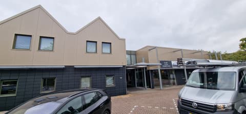 Fase 26 van de renovatie van bedrijfspand van der Linde Interieur in Bleiswijk