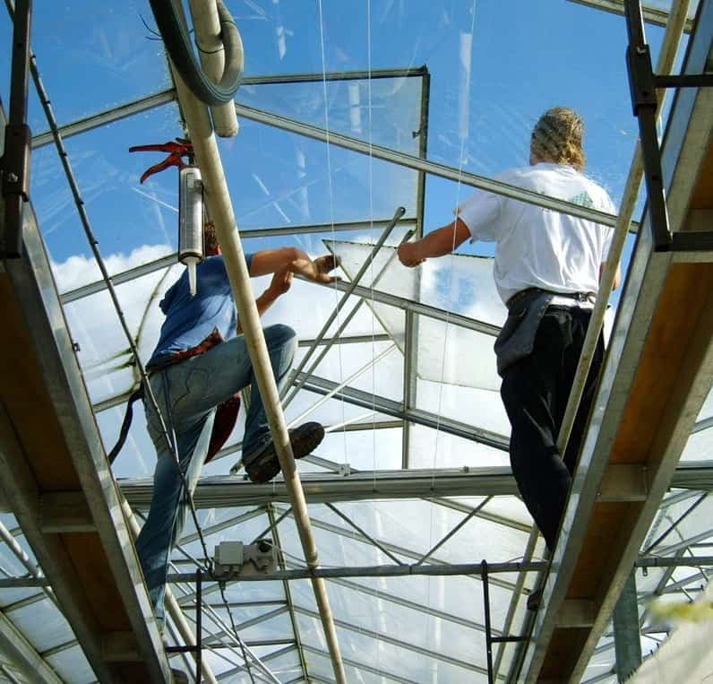Onderhoud en reparatie aan een kas