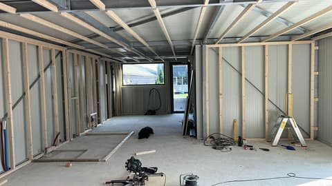 Fase 2 van de nieuwbouw van de schuur in 's-Gravenzande