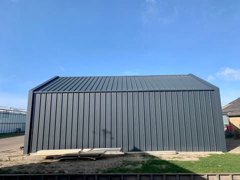 Fase 1 van de nieuwbouw van de schuur in 's-Gravenzande