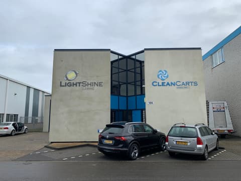 Fase 17 van de renovatie van bedrijfspand Lightshine in Monster