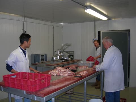 Fase 1 van de montage van de koelcel in Nootdorp