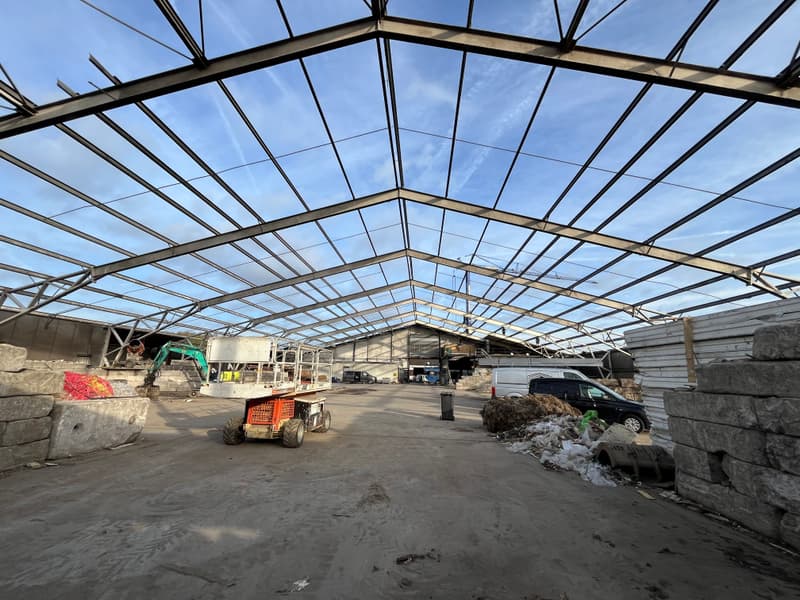 Voor de renovatie: bedrijfspand Berg Ruimtescheppen in De Lier