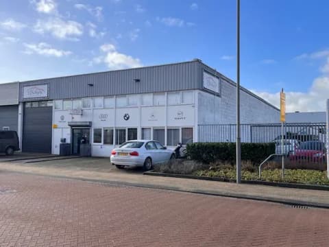 Fase 5 van de renovatie van bedrijfspand FZN-Parts in Berkel en Rodenrijs