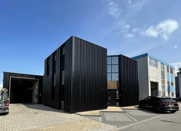 Na de renovatie: bedrijfspand Lightshine in Monster